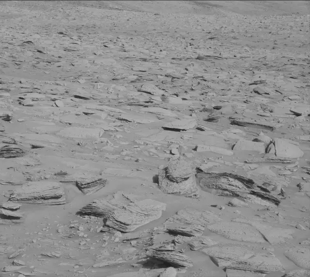 Sol 3898: Mast Camera (Mastcam)