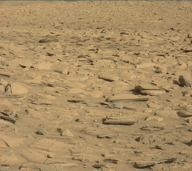 Sol 3898: Mast Camera (Mastcam)