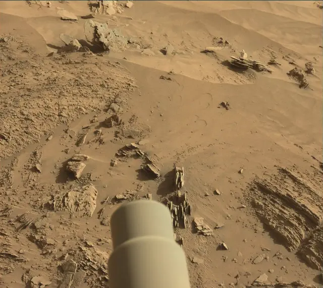 Sol 3898: Mast Camera (Mastcam)