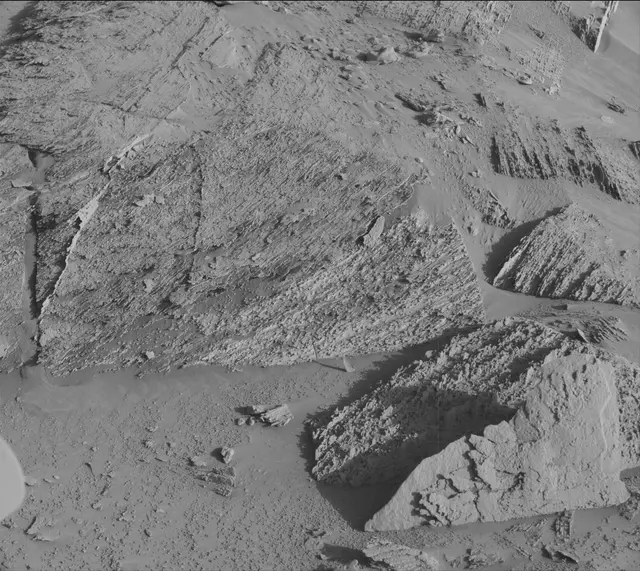 Sol 3898: Mast Camera (Mastcam)
