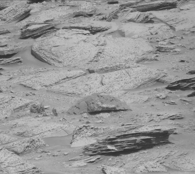 Sol 3898: Mast Camera (Mastcam)