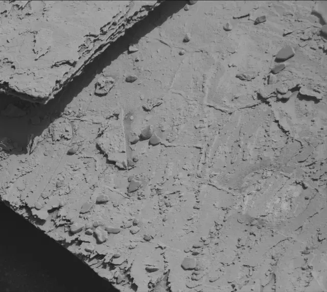Sol 3898: Mast Camera (Mastcam)
