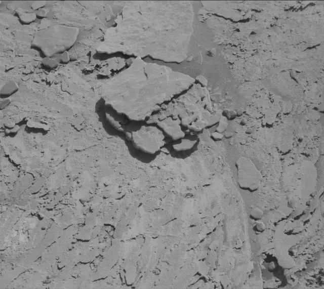 Sol 3898: Mast Camera (Mastcam)