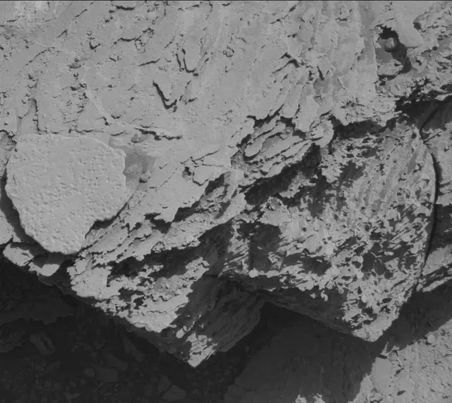Sol 3898: Mast Camera (Mastcam)