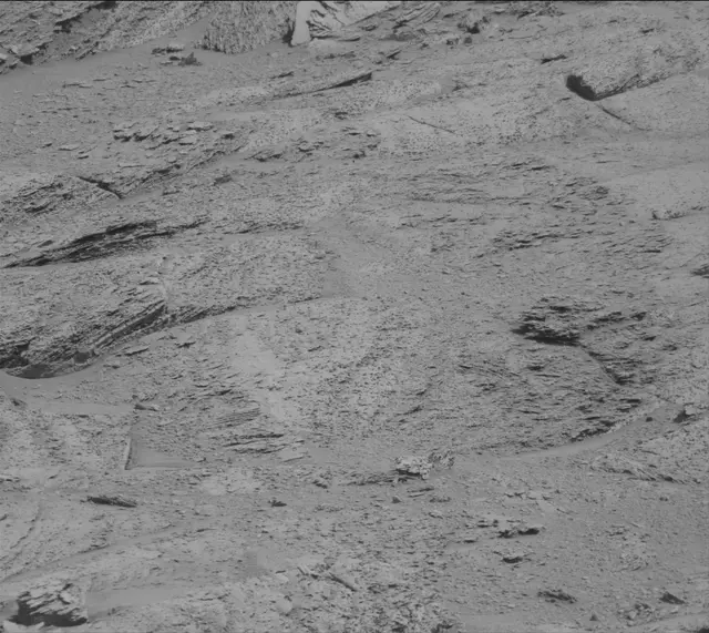 Sol 3898: Mast Camera (Mastcam)