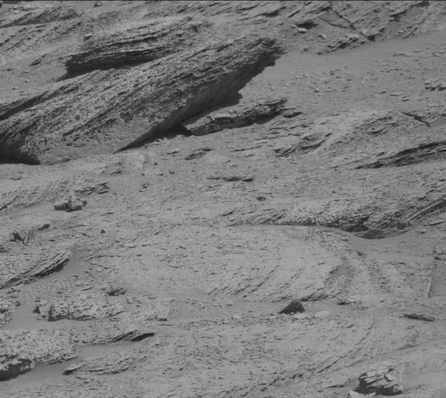 Sol 3898: Mast Camera (Mastcam)