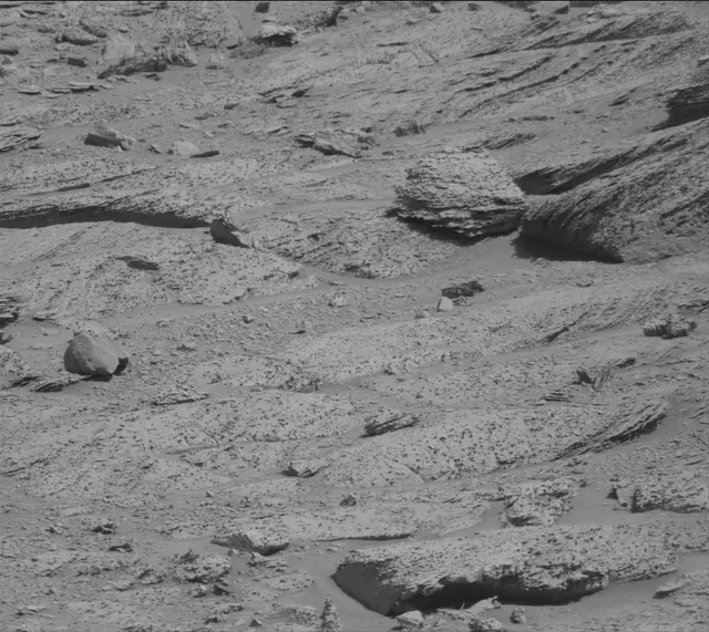 Sol 3898: Mast Camera (Mastcam)