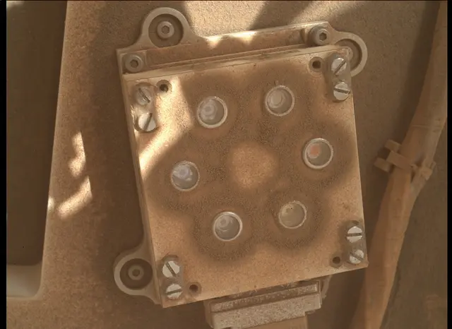 Sol 3898: Mars Hand Lens Imager (MAHLI)
