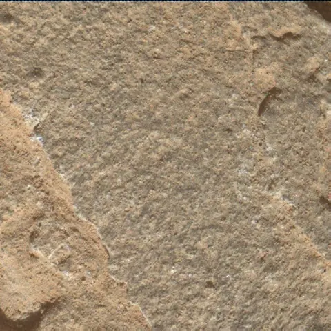 Sol 3898: Mars Hand Lens Imager (MAHLI)