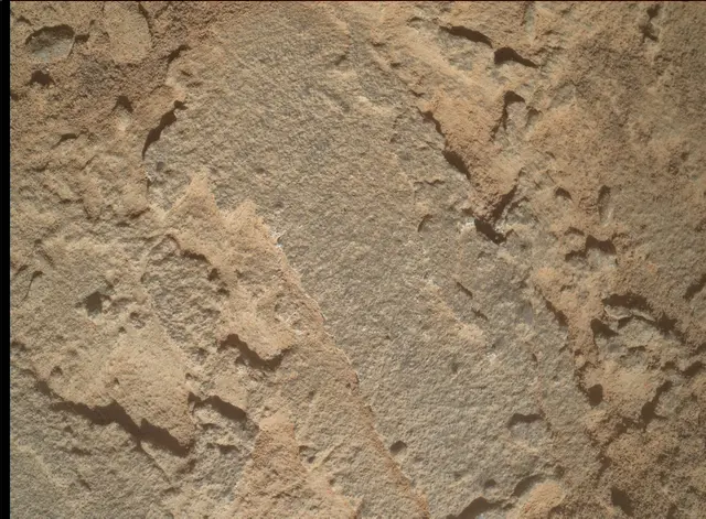 Sol 3898: Mars Hand Lens Imager (MAHLI)