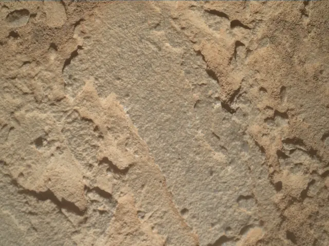 Sol 3898: Mars Hand Lens Imager (MAHLI)
