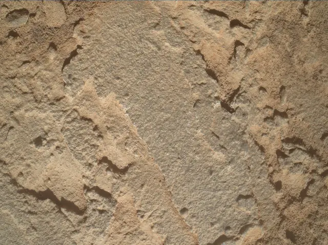 Sol 3898: Mars Hand Lens Imager (MAHLI)