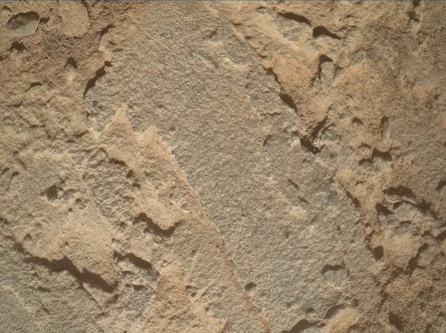 Sol 3898: Mars Hand Lens Imager (MAHLI)