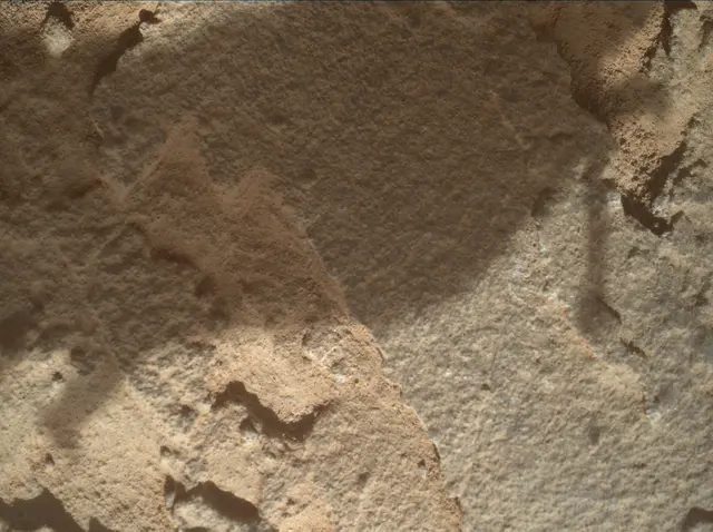Sol 3898: Mars Hand Lens Imager (MAHLI)