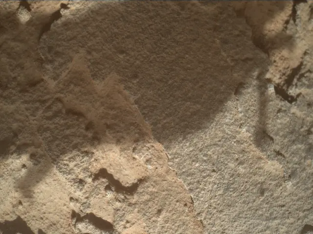 Sol 3898: Mars Hand Lens Imager (MAHLI)