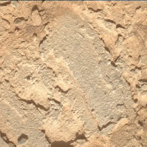 Sol 3898: Mars Hand Lens Imager (MAHLI)