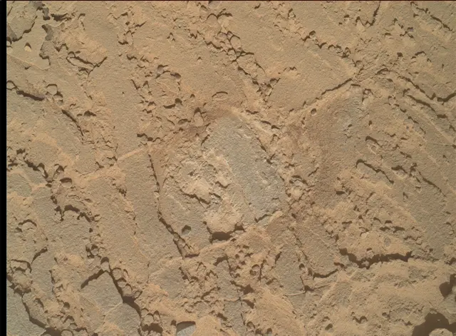 Sol 3898: Mars Hand Lens Imager (MAHLI)