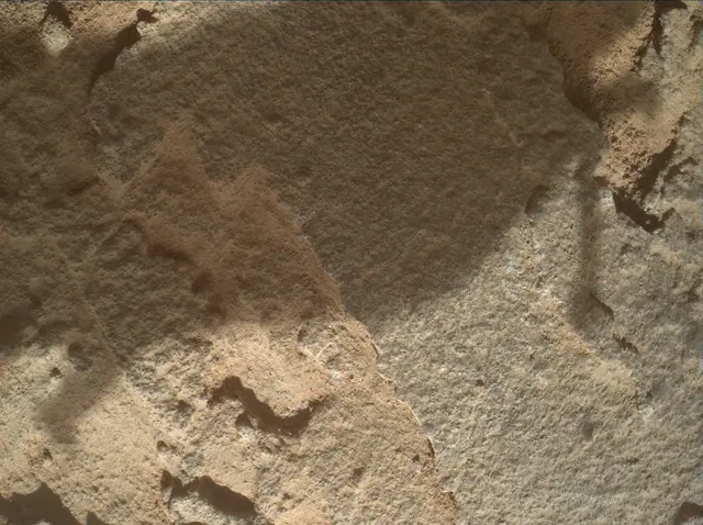 Sol 3898: Mars Hand Lens Imager (MAHLI)