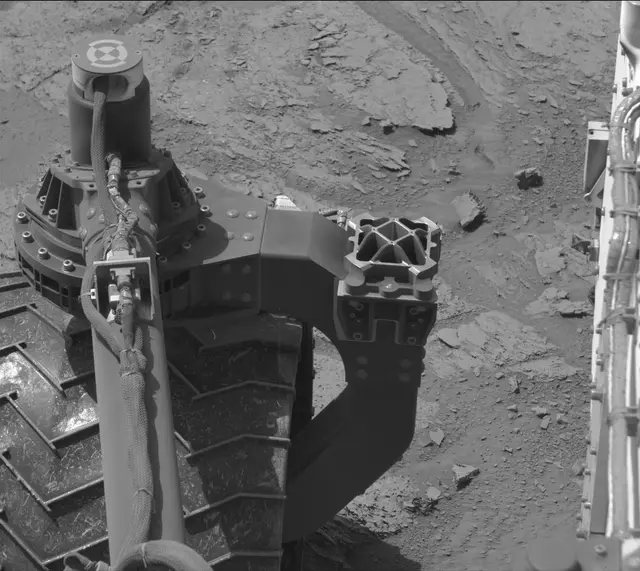 Sol 3899: Mast Camera (Mastcam)