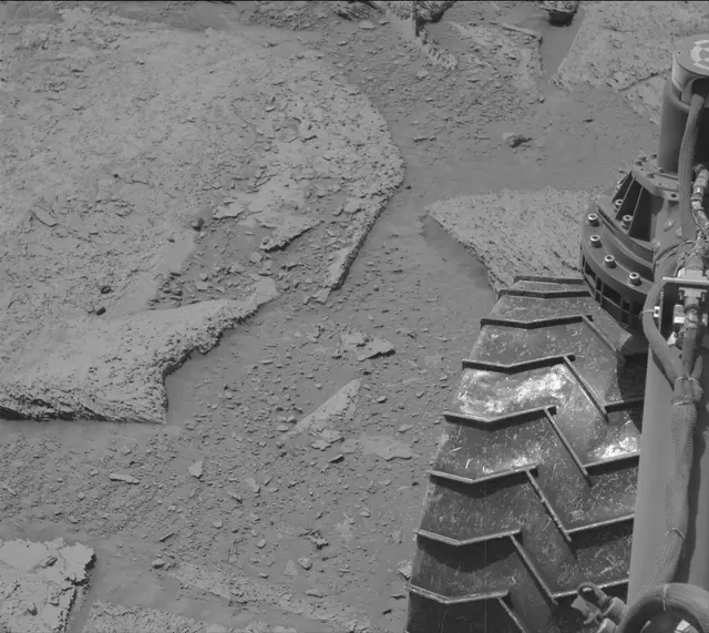 Sol 3899: Mast Camera (Mastcam)