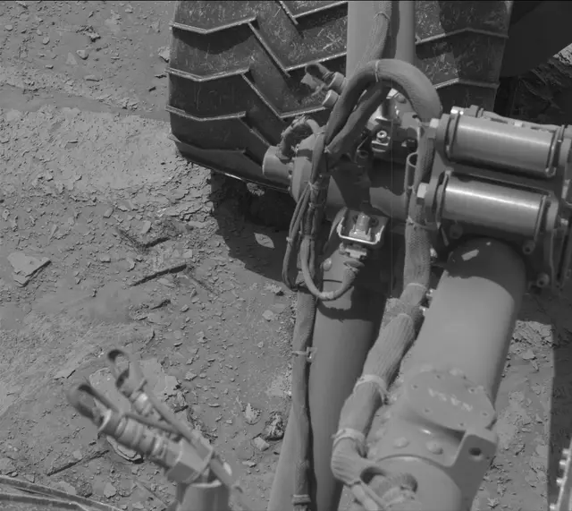 Sol 3899: Mast Camera (Mastcam)