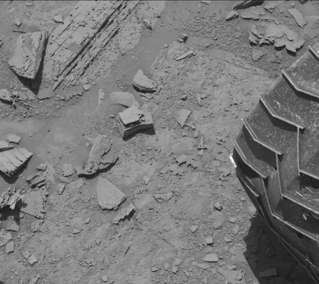 Sol 3899: Mast Camera (Mastcam)