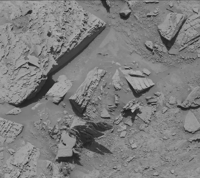 Sol 3899: Mast Camera (Mastcam)