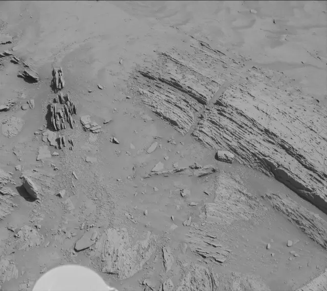 Sol 3899: Mast Camera (Mastcam)