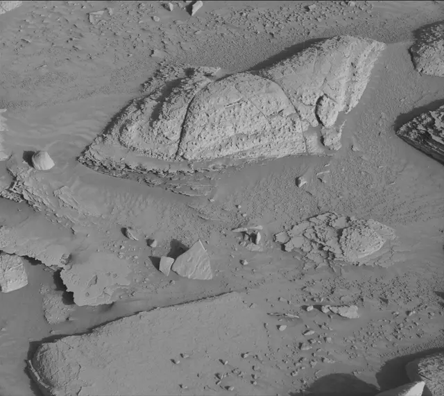 Sol 3899: Mast Camera (Mastcam)