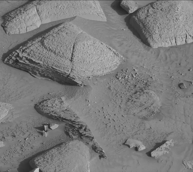 Sol 3899: Mast Camera (Mastcam)