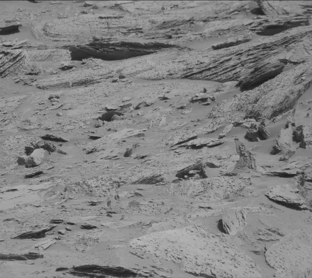Sol 3899: Mast Camera (Mastcam)