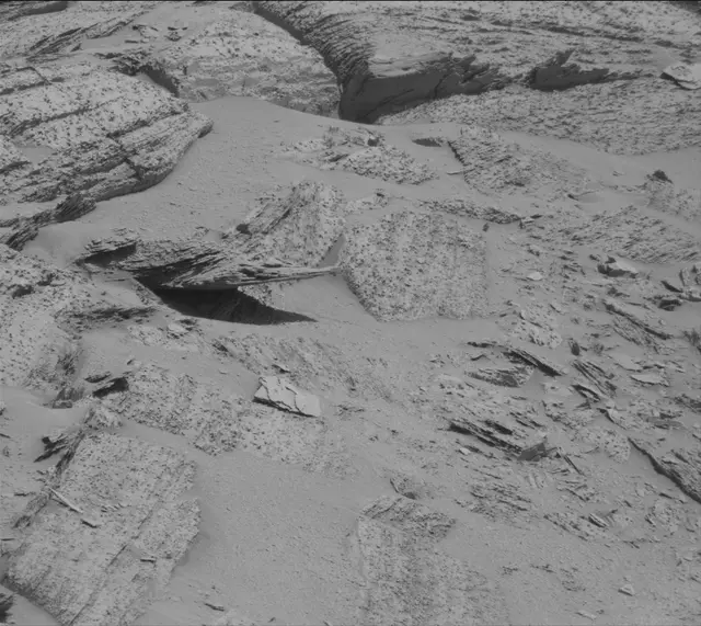 Sol 3899: Mast Camera (Mastcam)