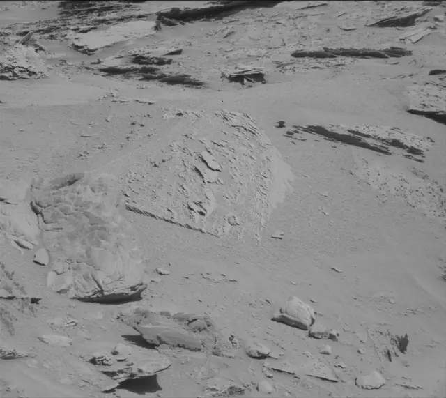 Sol 3899: Mast Camera (Mastcam)