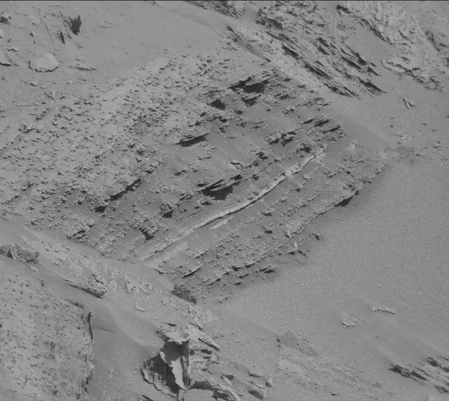 Sol 3899: Mast Camera (Mastcam)