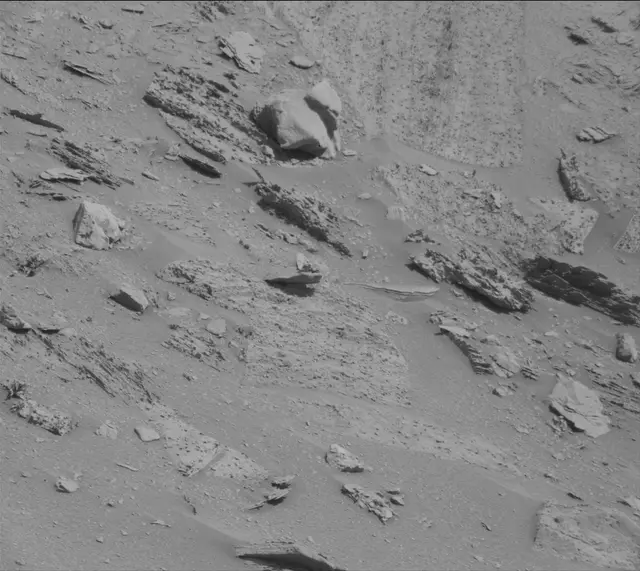 Sol 3899: Mast Camera (Mastcam)