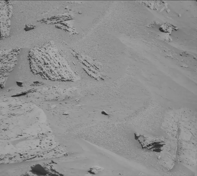 Sol 3899: Mast Camera (Mastcam)