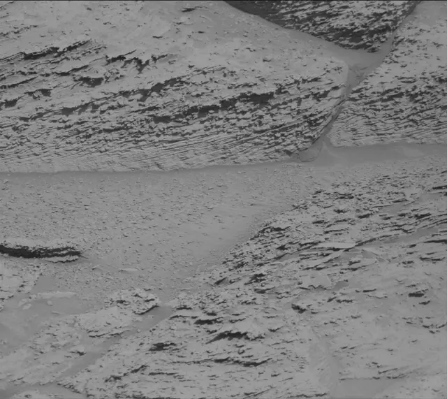 Sol 3899: Mast Camera (Mastcam)