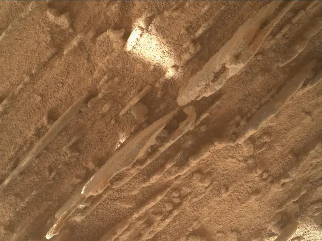 Sol 3899: Mars Hand Lens Imager (MAHLI)