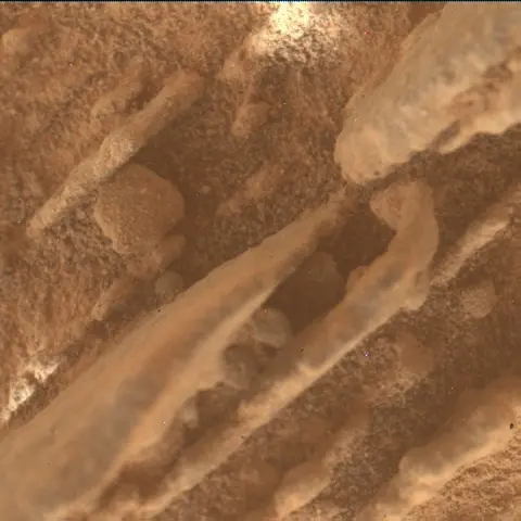 Sol 3899: Mars Hand Lens Imager (MAHLI)