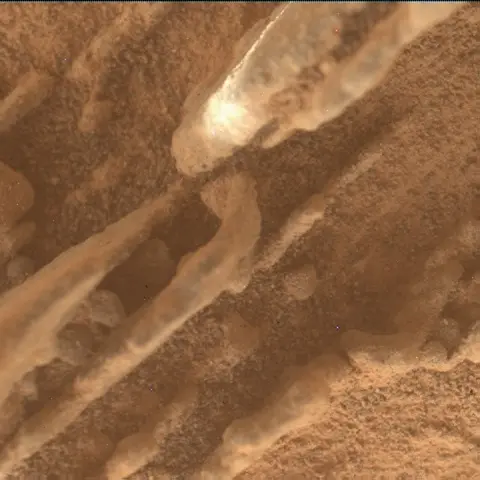 Sol 3899: Mars Hand Lens Imager (MAHLI)