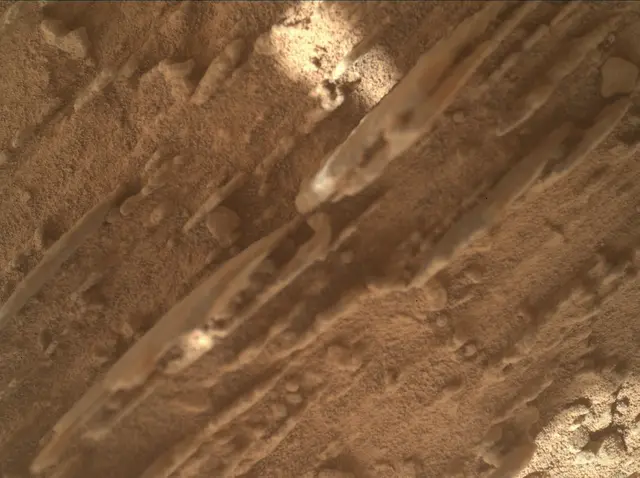 Sol 3899: Mars Hand Lens Imager (MAHLI)