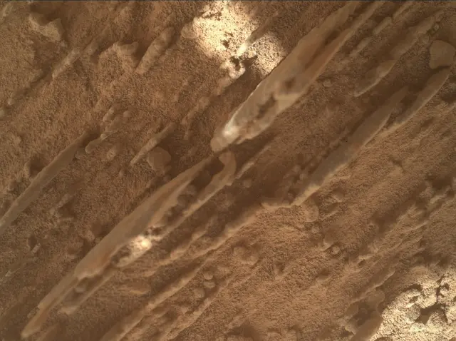 Sol 3899: Mars Hand Lens Imager (MAHLI)