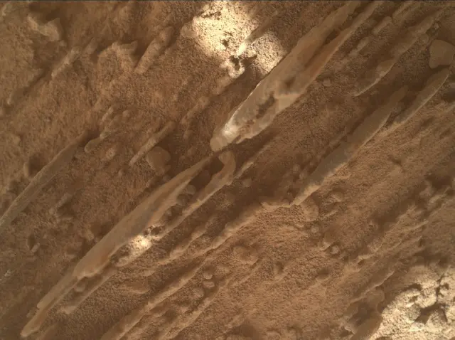 Sol 3899: Mars Hand Lens Imager (MAHLI)