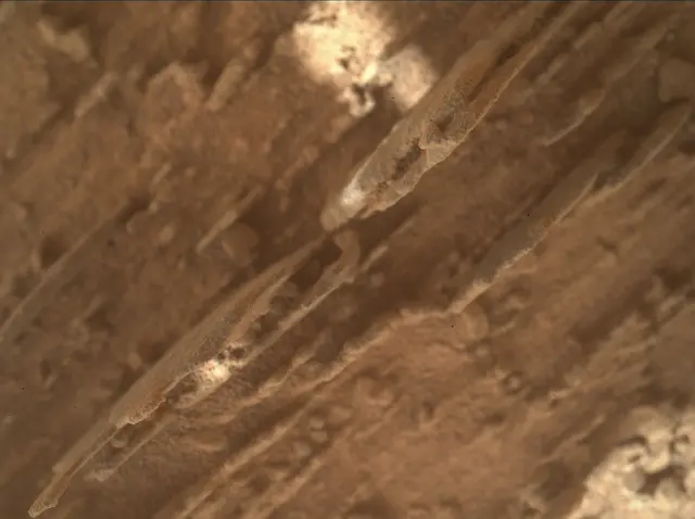 Sol 3899: Mars Hand Lens Imager (MAHLI)