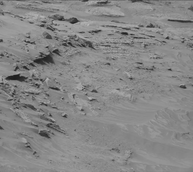 Sol 3900: Mast Camera (Mastcam)