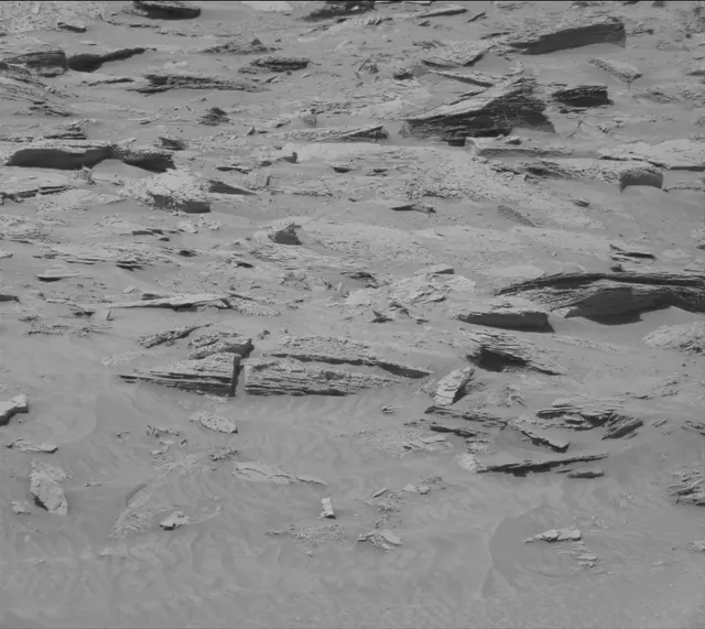 Sol 3900: Mast Camera (Mastcam)