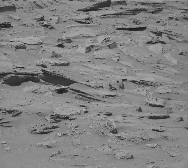 Sol 3900: Mast Camera (Mastcam)