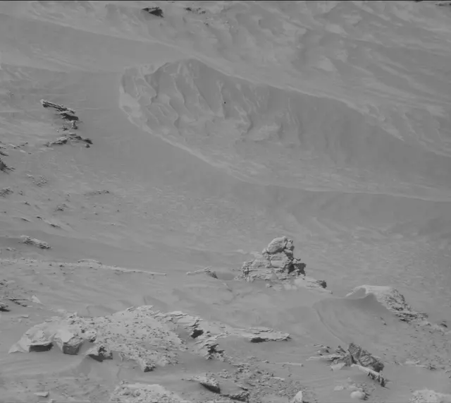 Sol 3900: Mast Camera (Mastcam)