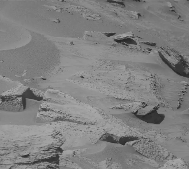 Sol 3900: Mast Camera (Mastcam)