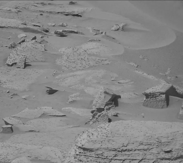 Sol 3900: Mast Camera (Mastcam)
